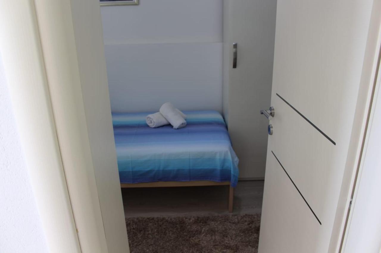 Apartments Agata ชิเบนิก ภายนอก รูปภาพ
