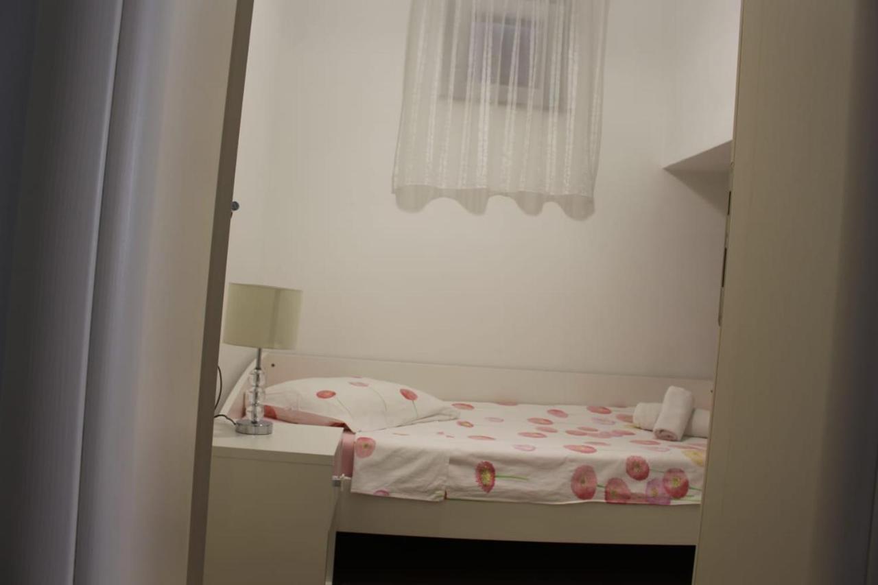 Apartments Agata ชิเบนิก ภายนอก รูปภาพ