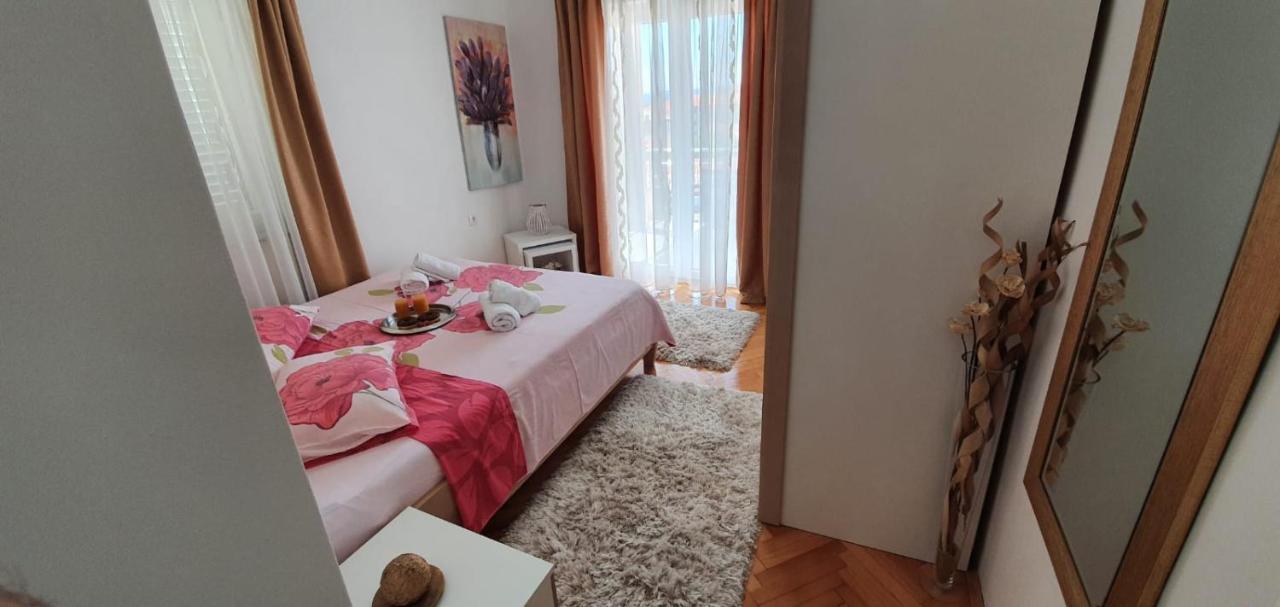 Apartments Agata ชิเบนิก ภายนอก รูปภาพ